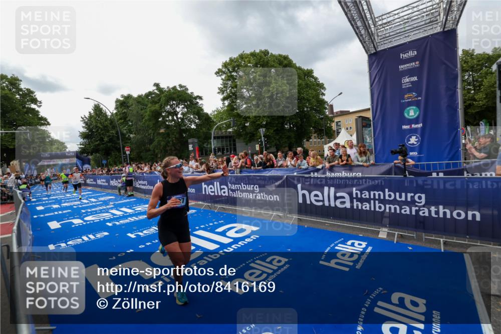 29.06.2025 - hella hamburg halbmarathon Zöllner http://msf.ph/oto/8416169 29.06.2025 10:27:20 Ziel 9097, 15136, 15583, 18037, 18124 meine-sportfotos.de