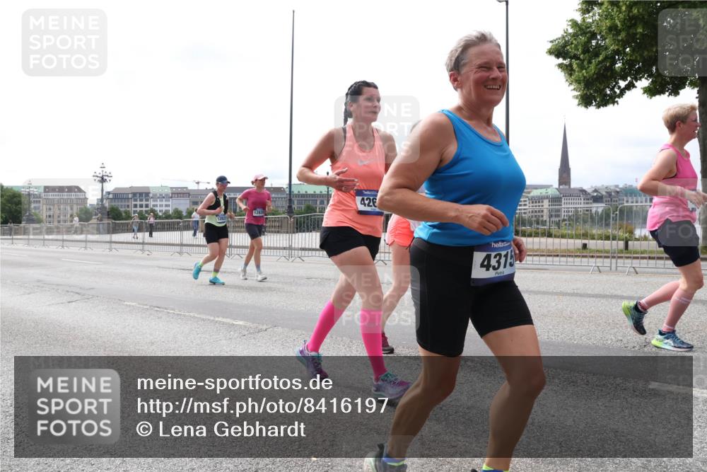 29.06.2025 - hella hamburg halbmarathon Lena Gebhardt http://msf.ph/oto/8416197 29.06.2025 10:26:29 Lombardsbrücke 12827, 12826, 426, 4315, 1300, 2643, 3617, 4267, 4268, 4315, 4507, 4509, 4844, 6159, 6625, 6905, 7929, 8079, 8276, 8306, 8357, 8674, 8942, 9186, 11107, 11139, 11270, 12126, 12826, 12827, 13264, 14063, 14356, 14726, 14930, 15027, 15807, 15878, 16788, 17300, 17675, 17712, 18074, 18087, 18516, 19144 meine-sportfotos.de