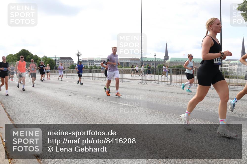 29.06.2025 - hella hamburg halbmarathon Lena Gebhardt http://msf.ph/oto/8416208 29.06.2025 10:17:43 Lombardsbrücke 683, 1274, 113, 1015, 1159, 1160, 1204, 1274, 1458, 1477, 1622, 1641, 1749, 1795, 2094, 2259, 2305, 2548, 2860, 3138, 3292, 3802, 3803, 4194, 4218, 4852, 5002, 5004, 5290, 5611, 5733, 6126, 6128, 6254, 6336, 6352, 6520, 6522, 6786, 7011, 7094, 7258, 7291, 7410, 7413, 7445, 7566, 7641, 7647, 7649, 7844, 7945, 8128, 8144, 8210, 8309, 8351, 8433, 8607, 8799, 8895, 9152, 9259, 9400, 9717, 9734, 9798, 9848, 9964, 10174, 10332, 10509 meine-sportfotos.de