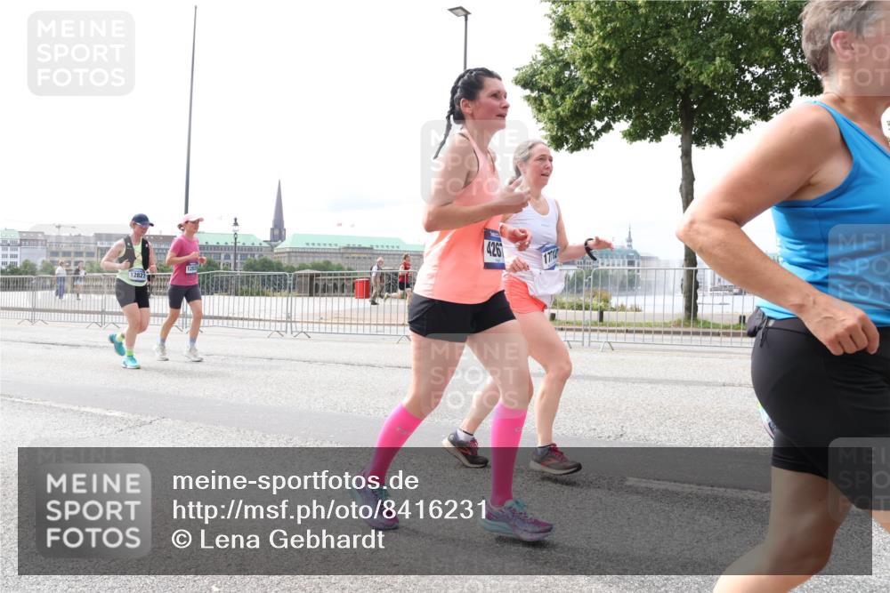 29.06.2025 - hella hamburg halbmarathon Lena Gebhardt http://msf.ph/oto/8416231 29.06.2025 10:26:30 Lombardsbrücke 12827, 1282, 4267, 1712, 1300, 2643, 3617, 4267, 4268, 4315, 4507, 4509, 4844, 6159, 6625, 6905, 7929, 8079, 8276, 8306, 8357, 8674, 8942, 9186, 11107, 11270, 11740, 12126, 12826, 12827, 13264, 14063, 14356, 14726, 14930, 15027, 15807, 15878, 16788, 17300, 17675, 17712, 18074, 18087, 18516, 19144 meine-sportfotos.de