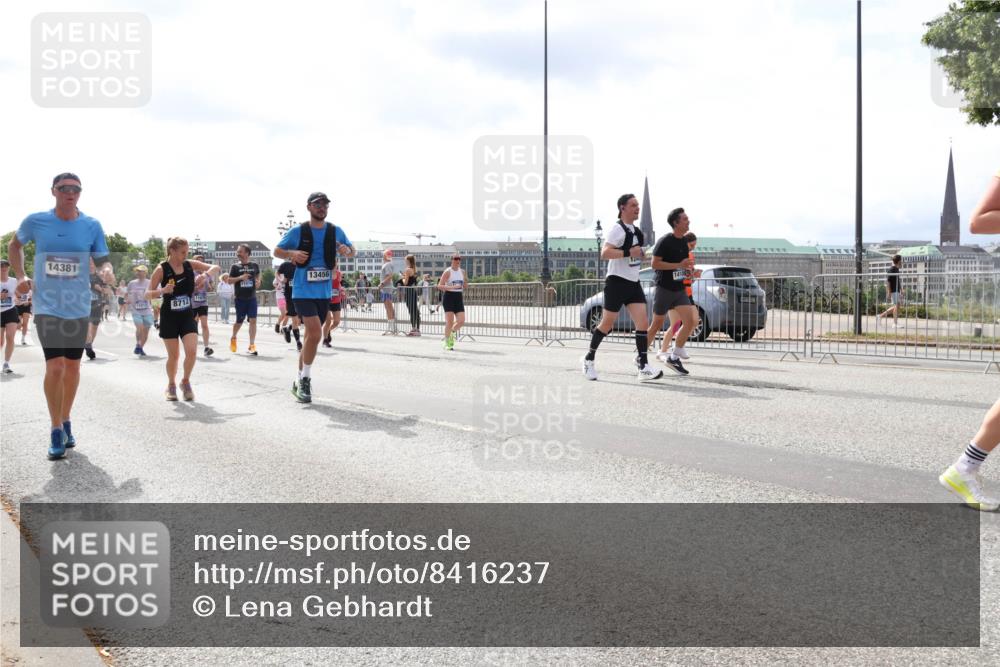 29.06.2025 - hella hamburg halbmarathon Lena Gebhardt http://msf.ph/oto/8416237 29.06.2025 10:42:21 Lombardsbrücke 14381, 13456, 8712, 110, 1410, 1039, 1150, 1360, 1624, 1648, 1752, 1929, 1957, 1994, 2069, 2134, 2145, 2523, 2538, 2580, 2974, 3276, 3326, 3459, 3460, 3568, 3605, 3874, 4329, 4334, 4353, 4735, 4736, 4778, 4885, 4891, 4892, 5403, 5417, 5419, 5671, 5810, 6136, 6137, 6153, 6430, 6436, 6764, 6828, 6837, 6846, 6917, 7040, 7260, 7357, 7557, 7666, 8014, 8459, 8525, 8526, 8529, 8712, 8816, 8908, 9008, 9223, 9370, 9980, 10027, 10454, 10532, 10623 meine-sportfotos.de