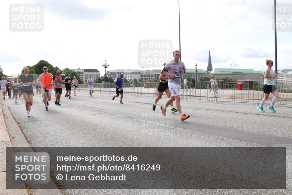 29.06.2025 - hella hamburg halbmarathon Lena Gebhardt http://msf.ph/oto/8416249 29.06.2025 10:17:44 Lombardsbrücke 1274, 126, 12031, 1015, 1159, 1160, 1204, 1274, 1458, 1477, 1622, 1641, 1749, 1795, 2094, 2259, 2305, 2548, 2860, 2931, 3138, 3292, 3802, 3803, 4194, 4218, 4852, 5002, 5004, 5290, 5611, 5733, 6128, 6254, 6336, 6352, 6520, 6786, 7011, 7094, 7258, 7291, 7410, 7413, 7445, 7566, 7641, 7647, 7649, 7844, 7945, 8128, 8144, 8210, 8309, 8351, 8433, 8607, 8799, 8895, 9152, 9259, 9400, 9717, 9734, 9798, 9848, 9964, 10174, 10332, 10509 meine-sportfotos.de