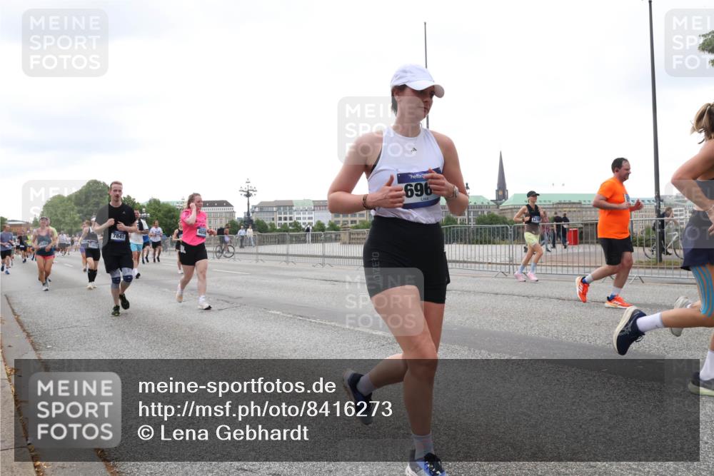 29.06.2025 - hella hamburg halbmarathon Lena Gebhardt http://msf.ph/oto/8416273 29.06.2025 10:51:44 Lombardsbrücke 696, 1418, 1617, 1997, 2308, 2380, 2484, 2485, 2593, 2736, 2778, 3240, 3991, 4598, 4606, 4748, 4808, 4878, 5062, 5291, 5357, 5394, 5534, 5716, 5717, 6007, 6091, 6604, 6885, 6945, 6947, 6954, 6961, 7682, 7769, 7841, 7871, 7992, 8040, 8125, 8399, 8621, 8672, 9220, 9340, 9460, 9462, 9582, 9583, 9590, 9594, 9673, 9763, 10496, 10521, 10533, 10673, 10693, 10830, 11034, 11101, 11268, 11575, 11875, 12065 meine-sportfotos.de