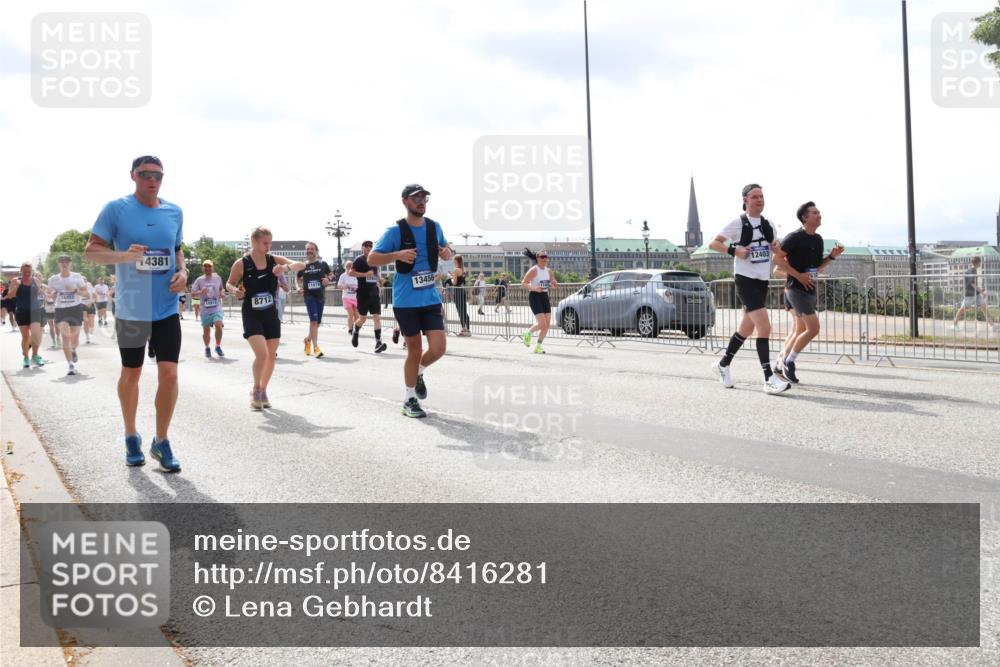 29.06.2025 - hella hamburg halbmarathon Lena Gebhardt http://msf.ph/oto/8416281 29.06.2025 10:42:21 Lombardsbrücke 4381, 15912, 8712, 11021, 13456, 12403, 1039, 1150, 1360, 1624, 1648, 1752, 1929, 1957, 1994, 2069, 2134, 2145, 2523, 2538, 2580, 2974, 3276, 3326, 3459, 3460, 3568, 3605, 3874, 4329, 4334, 4353, 4735, 4736, 4778, 4885, 4891, 4892, 5403, 5417, 5419, 5671, 5810, 6136, 6137, 6153, 6430, 6436, 6764, 6828, 6837, 6846, 6917, 7040, 7260, 7357, 7557, 7666, 8014, 8459, 8525, 8526, 8529, 8712, 8816, 8908, 9008, 9223, 9370, 9980, 10027, 10454, 10532, 10623 meine-sportfotos.de