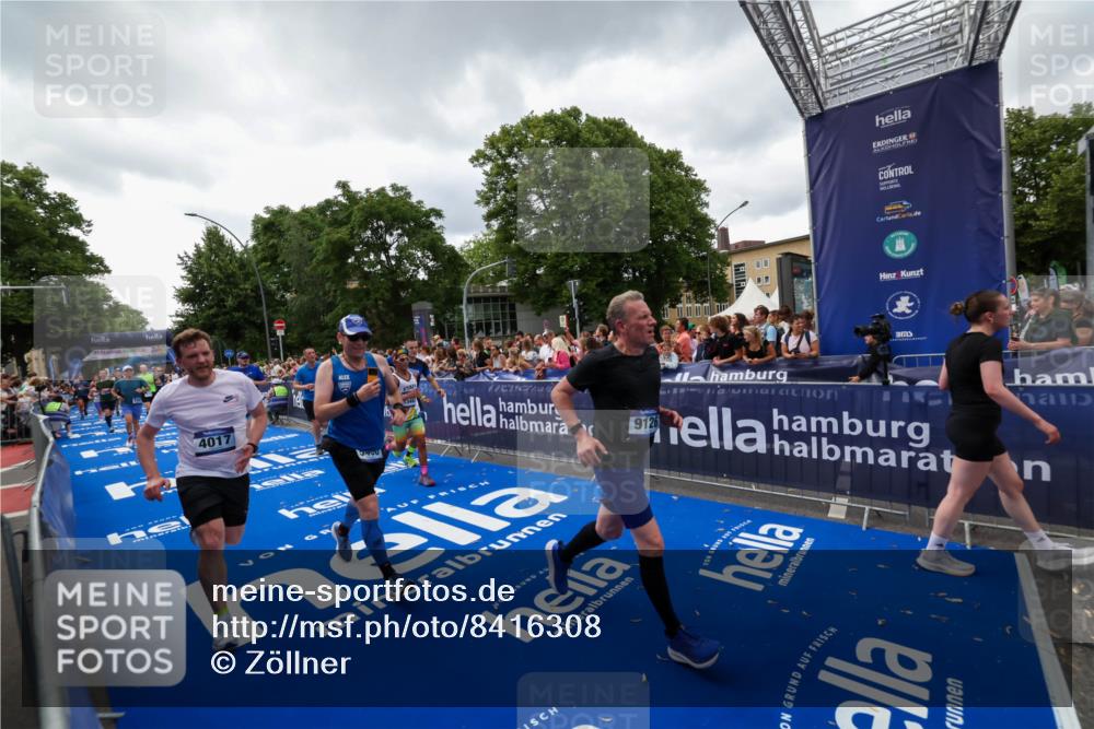 29.06.2025 - hella hamburg halbmarathon Zöllner http://msf.ph/oto/8416308 29.06.2025 10:49:58 Ziel 2540, 3692, 3852, 4017, 5460, 8454, 8455, 9126, 9200, 9491, 9597, 12527, 12733, 13463, 16716, 16732, 16800, 16887, 19109, 19122 meine-sportfotos.de