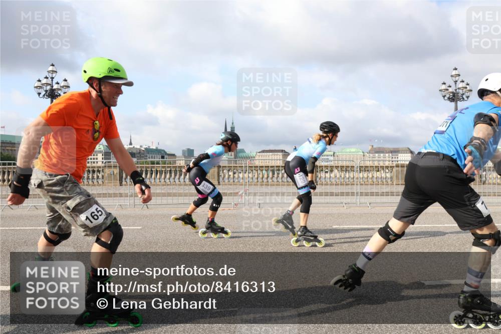 29.06.2025 - hella hamburg halbmarathon Lena Gebhardt http://msf.ph/oto/8416313 29.06.2025 08:56:52 Lombardsbrücke 165, 439, 3 meine-sportfotos.de