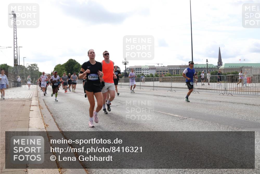 29.06.2025 - hella hamburg halbmarathon Lena Gebhardt http://msf.ph/oto/8416321 29.06.2025 10:17:45 Lombardsbrücke 12683, 1458, 1015, 1159, 1160, 1204, 1274, 1458, 1477, 1622, 1641, 1749, 1795, 2094, 2259, 2305, 2548, 2860, 2931, 3138, 3292, 3802, 3803, 4194, 4218, 4852, 5002, 5004, 5290, 5611, 5733, 6254, 6336, 6352, 6520, 6786, 7011, 7094, 7258, 7291, 7410, 7413, 7445, 7566, 7641, 7647, 7649, 7844, 7945, 8128, 8144, 8210, 8309, 8351, 8433, 8607, 8799, 8895, 9400, 9717, 9734, 9798, 9848, 9964, 10174, 10332, 10509 meine-sportfotos.de