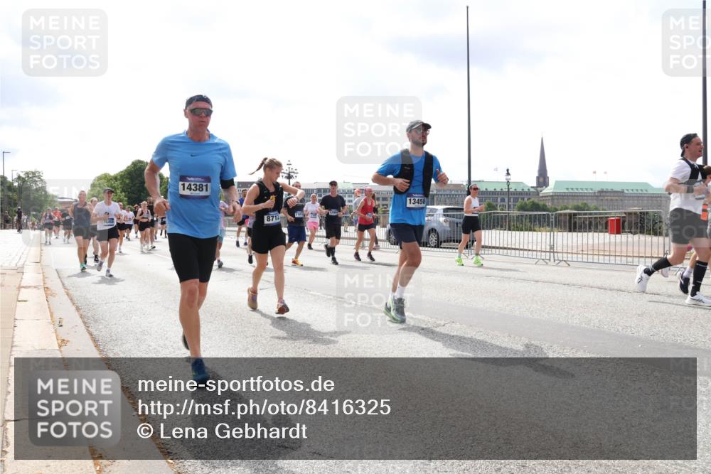 29.06.2025 - hella hamburg halbmarathon Lena Gebhardt http://msf.ph/oto/8416325 29.06.2025 10:42:21 Lombardsbrücke 16452, 14381, 8712, 110, 13456, 1039, 1150, 1360, 1624, 1648, 1752, 1929, 1957, 1994, 2069, 2134, 2145, 2523, 2538, 2580, 2974, 3276, 3326, 3459, 3460, 3568, 3605, 3874, 4329, 4334, 4353, 4735, 4736, 4778, 4885, 4891, 4892, 5403, 5417, 5419, 5671, 5810, 6136, 6137, 6153, 6430, 6436, 6764, 6828, 6837, 6846, 6917, 7040, 7260, 7357, 7557, 7666, 8014, 8459, 8525, 8526, 8529, 8712, 8816, 8908, 9008, 9223, 9370, 9980, 10027, 10454, 10532, 10623 meine-sportfotos.de