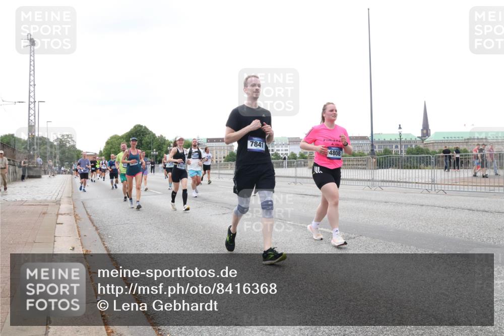 29.06.2025 - hella hamburg halbmarathon Lena Gebhardt http://msf.ph/oto/8416368 29.06.2025 10:51:45 Lombardsbrücke 1187, 7841, 4808, 1418, 1617, 1997, 2308, 2484, 2485, 2593, 2736, 2778, 3038, 3240, 3991, 4598, 4606, 4748, 4808, 4878, 5062, 5291, 5357, 5394, 5534, 5716, 5717, 6007, 6091, 6604, 6885, 6945, 6947, 6954, 6961, 7682, 7769, 7841, 7871, 7992, 8040, 8125, 8399, 8621, 8672, 9220, 9340, 9460, 9462, 9582, 9583, 9590, 9594, 9673, 9730, 9763, 10496, 10521, 10533, 10673, 10693, 10830, 11034, 11101, 11268, 11575, 11875, 12065 meine-sportfotos.de