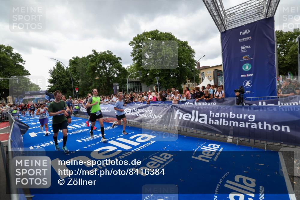 29.06.2025 - hella hamburg halbmarathon Zöllner http://msf.ph/oto/8416384 29.06.2025 10:50:01 Ziel 1321, 2540, 3692, 3852, 7100, 7657, 8454, 8455, 9213, 9491, 12271, 12527, 12733, 13225, 13758, 16716, 16732, 16887, 19112 meine-sportfotos.de