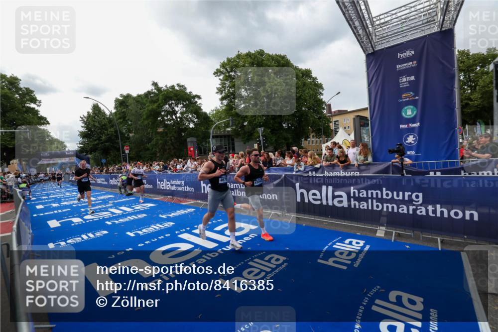 29.06.2025 - hella hamburg halbmarathon Zöllner http://msf.ph/oto/8416385 29.06.2025 10:27:35 Ziel 2203, 4678, 7651, 9804, 12341, 13941, 17354, 18567, 19114 meine-sportfotos.de