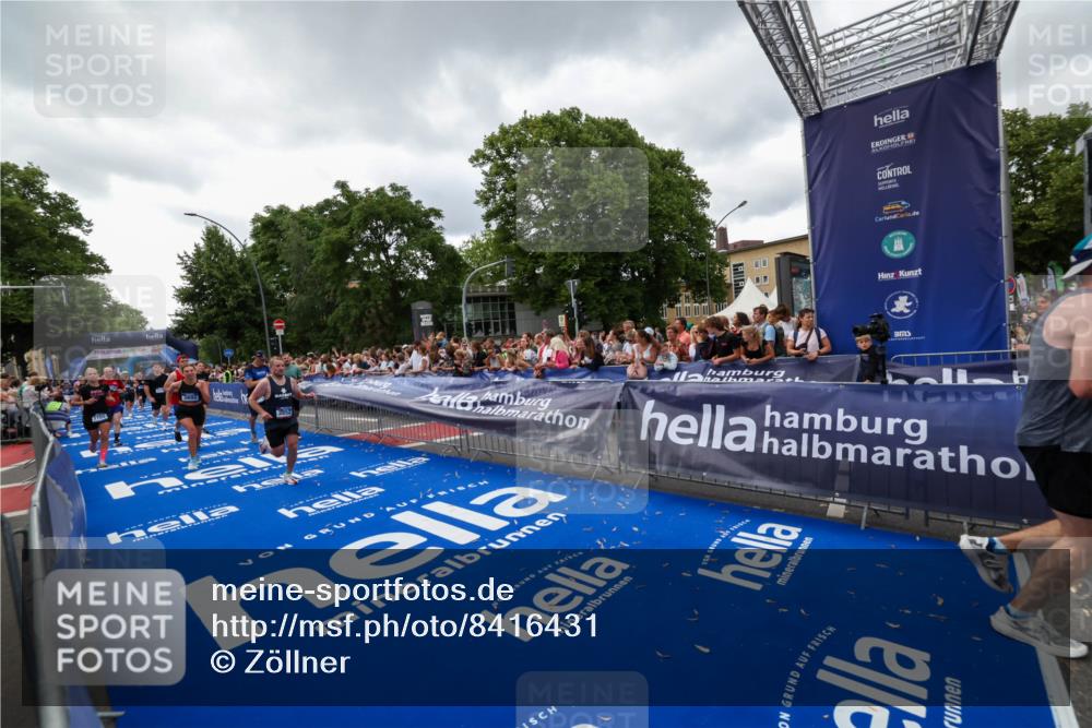 29.06.2025 - hella hamburg halbmarathon Zöllner http://msf.ph/oto/8416431 29.06.2025 10:50:05 Ziel 1216, 1321, 2020, 3692, 3852, 7100, 7657, 9031, 9213, 9303, 9965, 12271, 13225, 13758, 16403, 16716, 18884, 19112 meine-sportfotos.de