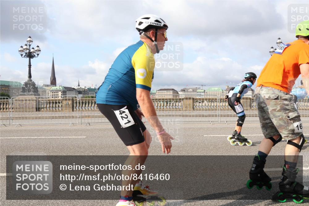 29.06.2025 - hella hamburg halbmarathon Lena Gebhardt http://msf.ph/oto/8416460 29.06.2025 08:56:53 Lombardsbrücke 421, 439, 16 meine-sportfotos.de