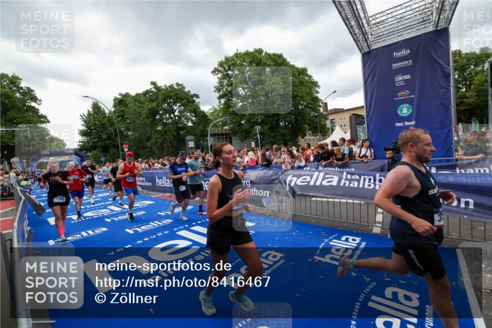 29.06.2025 - hella hamburg halbmarathon Zöllner http://msf.ph/oto/8416467 29.06.2025 10:50:06 Ziel 1216, 1321, 1507, 2020, 3562, 3692, 3852, 7100, 7657, 9031, 9213, 9303, 9965, 12203, 12271, 13225, 13758, 14257, 16403, 18228, 18657, 18658, 18884, 19112 meine-sportfotos.de