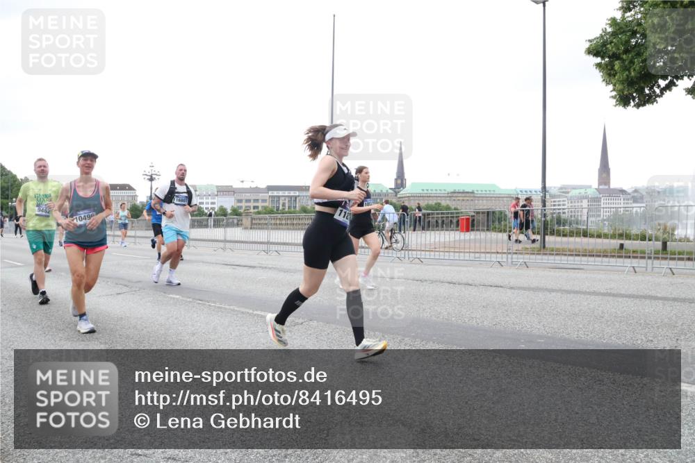 29.06.2025 - hella hamburg halbmarathon Lena Gebhardt http://msf.ph/oto/8416495 29.06.2025 10:51:47 Lombardsbrücke 9462, 16807, 1049, 1418, 1617, 1978, 1997, 2308, 2484, 2485, 2593, 2736, 2778, 3038, 3240, 3991, 4598, 4606, 4748, 4808, 4878, 5062, 5291, 5357, 5394, 5534, 5716, 5717, 6007, 6091, 6604, 6885, 6945, 6947, 6954, 6961, 7682, 7769, 7841, 7871, 7992, 8040, 8125, 8250, 8251, 8399, 8621, 8672, 9220, 9340, 9460, 9462, 9582, 9583, 9590, 9594, 9673, 9730, 9763, 10496, 10521, 10533, 10673, 10693, 10830, 11034, 11101, 11268, 11375, 11575, 11875, 12065 meine-sportfotos.de