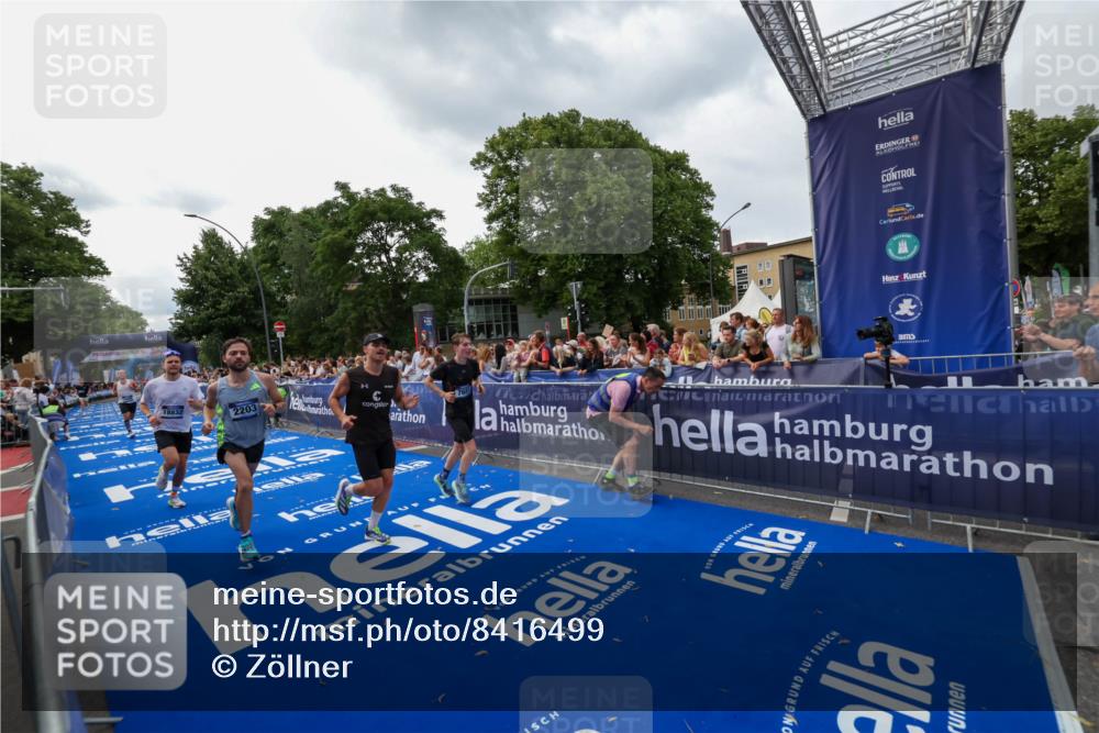 29.06.2025 - hella hamburg halbmarathon Zöllner http://msf.ph/oto/8416499 29.06.2025 10:27:43 Ziel 2203, 5367, 7651, 8731, 10655, 17354, 17893, 18832 meine-sportfotos.de