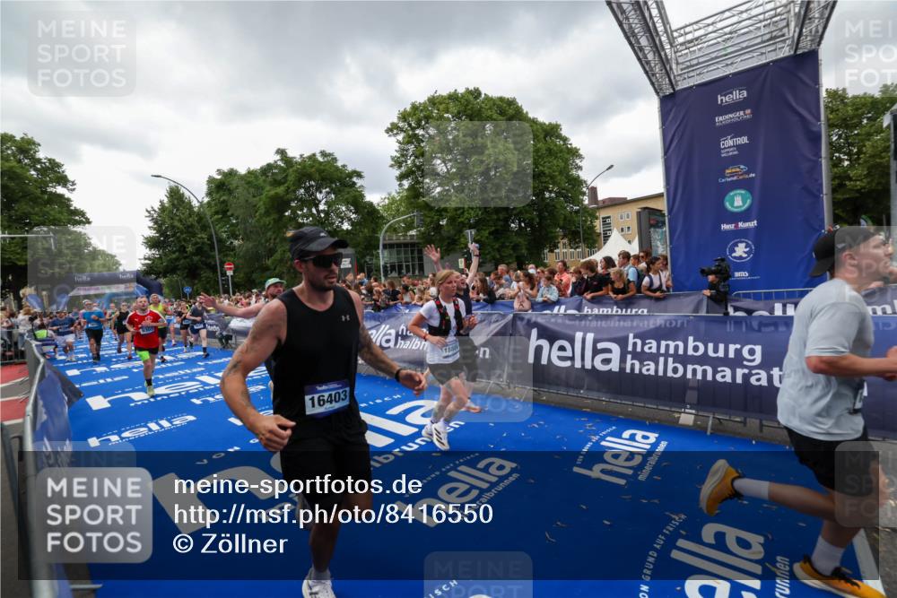 29.06.2025 - hella hamburg halbmarathon Zöllner http://msf.ph/oto/8416550 29.06.2025 10:50:10 Ziel 1216, 1321, 1507, 2020, 3296, 3562, 7176, 8313, 9031, 9303, 9965, 12203, 12235, 13282, 14257, 16403, 18228, 18657, 18658, 18884 meine-sportfotos.de