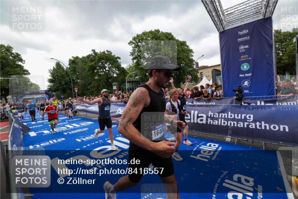 29.06.2025 - hella hamburg halbmarathon Zöllner http://msf.ph/oto/8416557 29.06.2025 10:50:10 Ziel 1216, 1321, 1507, 2020, 3296, 3562, 7176, 8313, 9031, 9303, 9965, 12203, 12235, 13282, 14257, 16403, 18228, 18657, 18658, 18884 meine-sportfotos.de