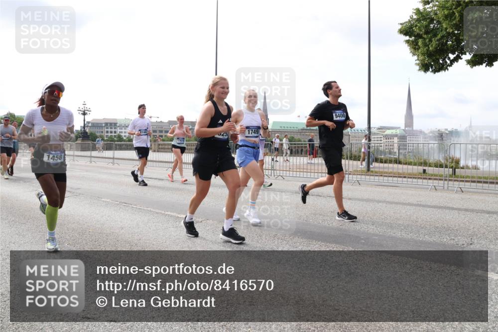 29.06.2025 - hella hamburg halbmarathon Lena Gebhardt http://msf.ph/oto/8416570 29.06.2025 10:17:48 Lombardsbrücke 7844, 1458, 8144, 17616, 1749, 9400, 1015, 1159, 1160, 1204, 1268, 1274, 1458, 1477, 1622, 1641, 1749, 1795, 2094, 2147, 2259, 2305, 2548, 2860, 2931, 3138, 3292, 3802, 3803, 4194, 4218, 4852, 5002, 5004, 5290, 5611, 5733, 6254, 6336, 6352, 6520, 6786, 7011, 7094, 7258, 7291, 7410, 7413, 7445, 7566, 7641, 7649, 7838, 7844, 7882, 7883, 8128, 8144, 8210, 8248, 8309, 8351, 8433, 8607, 8799, 8895, 9400, 9539, 9717, 9734, 9798, 9848, 9964, 10174, 10332, 10509 meine-sportfotos.de