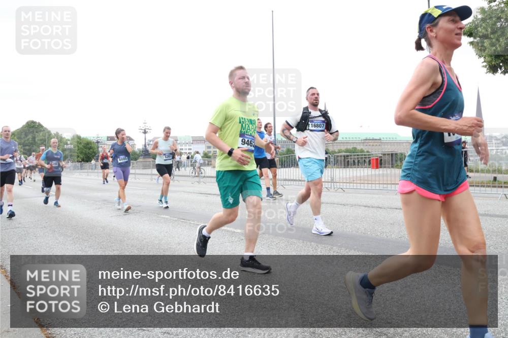 29.06.2025 - hella hamburg halbmarathon Lena Gebhardt http://msf.ph/oto/8416635 29.06.2025 10:51:49 Lombardsbrücke 165, 6885, 5291, 16807, 9462, 1418, 1617, 1978, 1997, 2308, 2484, 2485, 2593, 2736, 2778, 3038, 3240, 3991, 4598, 4606, 4748, 4808, 4878, 5062, 5291, 5394, 5534, 5716, 5717, 6007, 6091, 6456, 6604, 6885, 6945, 6947, 6954, 6961, 7682, 7769, 7841, 7871, 7992, 8040, 8125, 8250, 8251, 8399, 8621, 9220, 9340, 9460, 9462, 9582, 9583, 9590, 9594, 9673, 9730, 9763, 10496, 10521, 10533, 10673, 10693, 10830, 11034, 11101, 11268, 11375, 11575, 11875, 12065 meine-sportfotos.de