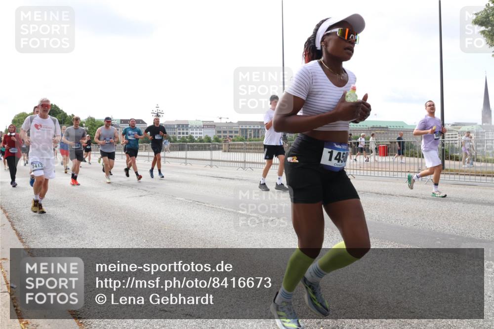 29.06.2025 - hella hamburg halbmarathon Lena Gebhardt http://msf.ph/oto/8416673 29.06.2025 10:17:49 Lombardsbrücke 16505, 7413, 17266, 784, 7566, 17270, 1458, 1015, 1159, 1160, 1204, 1268, 1274, 1325, 1458, 1622, 1641, 1749, 1795, 2094, 2147, 2259, 2305, 2548, 2860, 2931, 3138, 3292, 3802, 3803, 3977, 4194, 4218, 4852, 5002, 5004, 5290, 5611, 5733, 6254, 6336, 6352, 6520, 6786, 7011, 7094, 7258, 7291, 7410, 7413, 7566, 7641, 7649, 7838, 7844, 7882, 7883, 8128, 8144, 8210, 8248, 8309, 8351, 8433, 8607, 8799, 8895, 9400, 9539, 9717, 9734, 9798, 9848, 9964, 10174, 10332, 10509 meine-sportfotos.de
