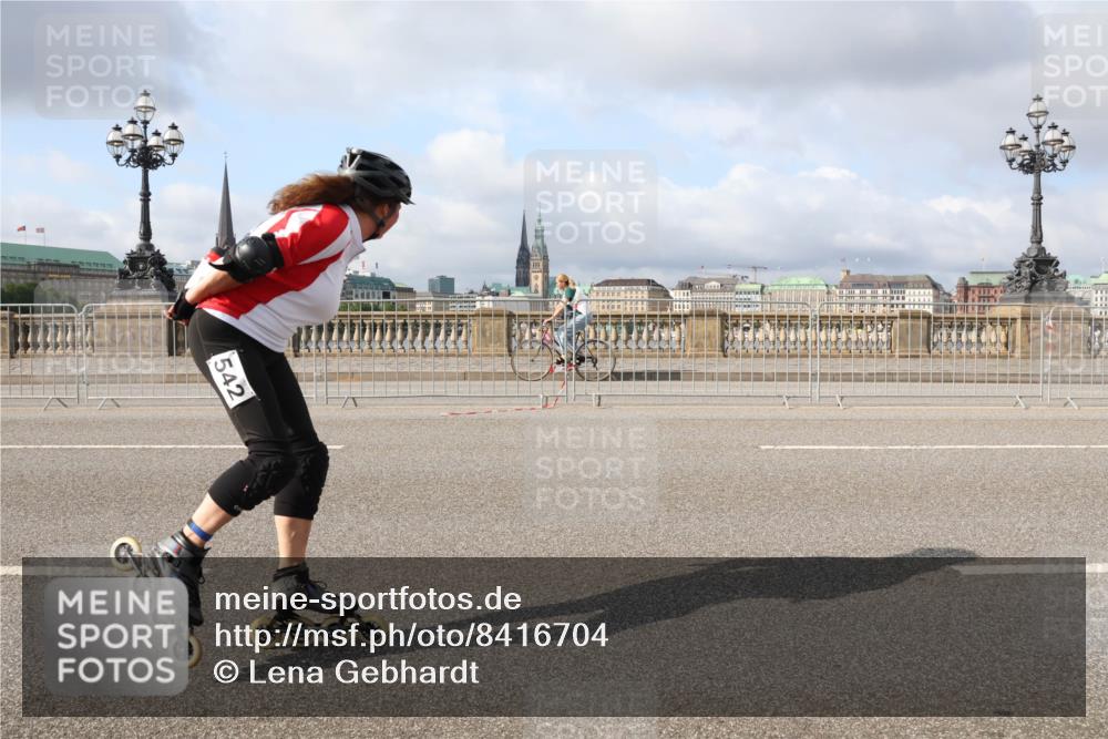 29.06.2025 - hella hamburg halbmarathon Lena Gebhardt http://msf.ph/oto/8416704 29.06.2025 08:56:57 Lombardsbrücke 542 meine-sportfotos.de