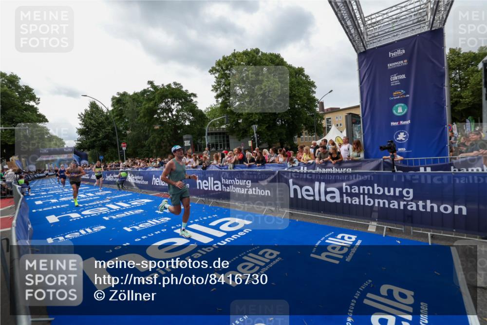 29.06.2025 - hella hamburg halbmarathon Zöllner http://msf.ph/oto/8416730 29.06.2025 10:28:04 Ziel 10106, 10485, 12189, 13383, 14757, 17488 meine-sportfotos.de
