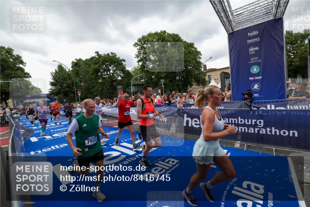 29.06.2025 - hella hamburg halbmarathon Zöllner http://msf.ph/oto/8416745 29.06.2025 10:50:22 Ziel 4247, 4933, 7930, 7932, 8899, 8921, 12949, 13609, 13690, 14034, 15620, 16000, 16242, 18499, 18811, 19040 meine-sportfotos.de