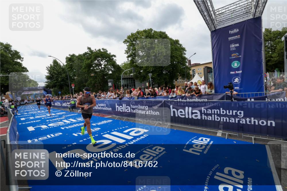 29.06.2025 - hella hamburg halbmarathon Zöllner http://msf.ph/oto/8416762 29.06.2025 10:28:06 Ziel 10106, 10485, 12189, 13383, 14757, 15883, 17488 meine-sportfotos.de