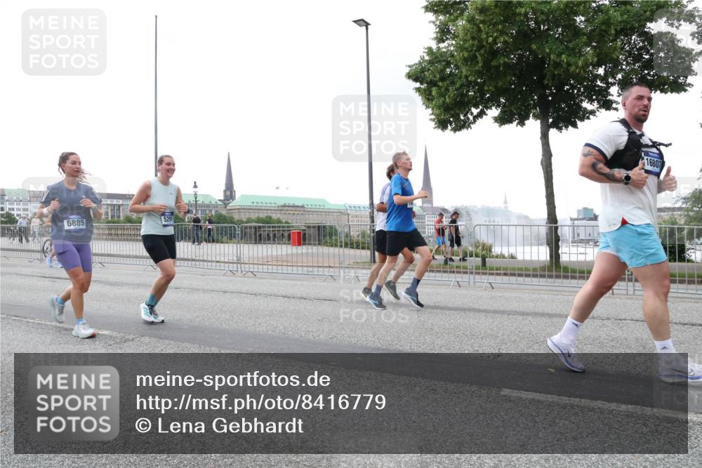 29.06.2025 - hella hamburg halbmarathon Lena Gebhardt http://msf.ph/oto/8416779 29.06.2025 10:51:51 Lombardsbrücke 6885, 5291, 16807, 1418, 1617, 1978, 1997, 2308, 2484, 2485, 2593, 2736, 2778, 3038, 3240, 3991, 4087, 4598, 4606, 4748, 4808, 4878, 5062, 5291, 5394, 5534, 5716, 5717, 6007, 6091, 6456, 6604, 6885, 6945, 6947, 6954, 7682, 7769, 7841, 7871, 7992, 8125, 8250, 8251, 8399, 8621, 9220, 9340, 9460, 9462, 9582, 9583, 9590, 9594, 9673, 9730, 9763, 10496, 10521, 10533, 10673, 10693, 10830, 11034, 11101, 11268, 11375, 11575, 11875, 12065 meine-sportfotos.de