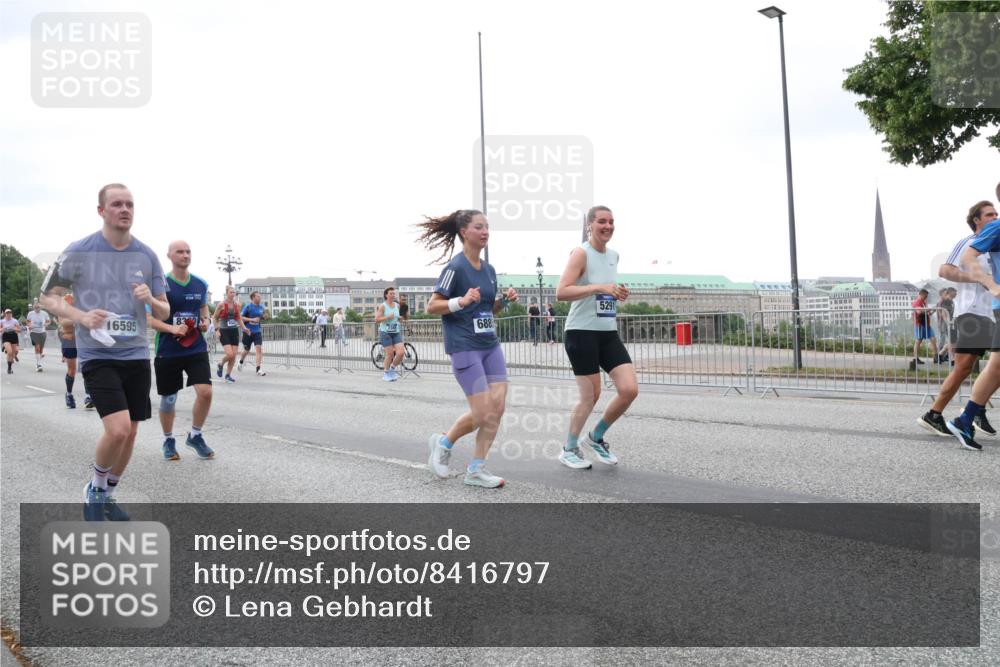 29.06.2025 - hella hamburg halbmarathon Lena Gebhardt http://msf.ph/oto/8416797 29.06.2025 10:51:51 Lombardsbrücke 16595, 83, 9, 688, 5291, 1418, 1617, 1978, 1997, 2308, 2484, 2485, 2593, 2736, 2778, 3038, 3240, 3991, 4087, 4598, 4606, 4748, 4808, 4878, 5062, 5291, 5394, 5534, 5716, 5717, 6007, 6091, 6456, 6604, 6885, 6945, 6947, 6954, 7682, 7769, 7841, 7871, 7992, 8125, 8250, 8251, 8399, 8621, 9220, 9340, 9460, 9462, 9582, 9583, 9590, 9594, 9673, 9730, 9763, 10496, 10521, 10533, 10673, 10693, 10830, 11034, 11101, 11268, 11375, 11575, 11875, 12065 meine-sportfotos.de
