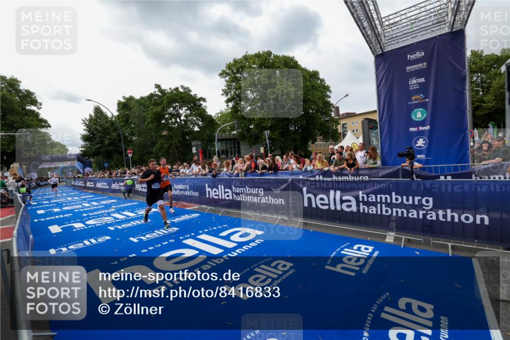 29.06.2025 - hella hamburg halbmarathon Zöllner http://msf.ph/oto/8416833 29.06.2025 10:28:09 Ziel 13383, 14757, 15883, 17488 meine-sportfotos.de