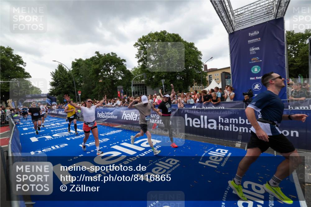 29.06.2025 - hella hamburg halbmarathon Zöllner http://msf.ph/oto/8416865 29.06.2025 10:50:33 Ziel 3414, 4127, 5447, 6282, 6795, 7397, 8153, 8576, 11214, 11455, 12624, 13812, 14626, 15803, 16806, 17179, 17247, 17319, 18394 meine-sportfotos.de