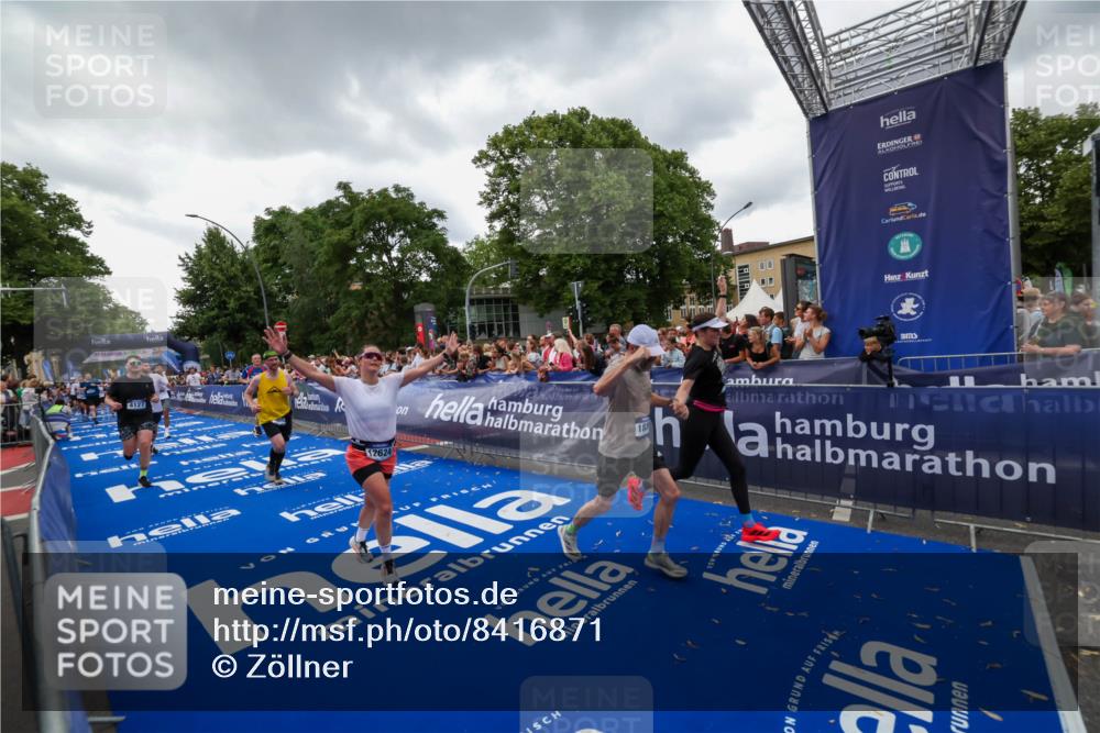 29.06.2025 - hella hamburg halbmarathon Zöllner http://msf.ph/oto/8416871 29.06.2025 10:50:33 Ziel 3414, 4127, 5447, 6282, 6795, 7397, 8153, 8576, 11214, 11455, 12624, 13812, 14626, 15803, 16806, 17179, 17247, 17319, 18394 meine-sportfotos.de
