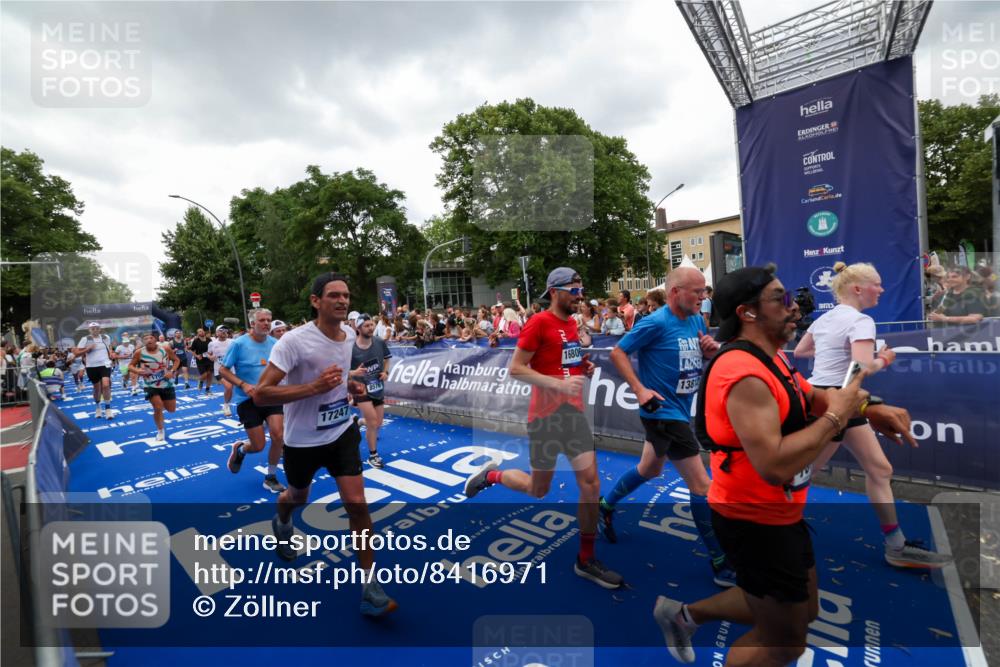 29.06.2025 - hella hamburg halbmarathon Zöllner http://msf.ph/oto/8416971 29.06.2025 10:50:40 Ziel 1399, 1750, 4346, 6282, 6662, 6712, 7397, 7583, 7786, 8576, 9057, 11214, 13808, 13812, 13875, 15519, 15803, 16291, 16806, 17179, 17247, 18006, 18413, 18820 meine-sportfotos.de