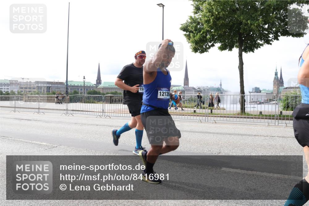 29.06.2025 - hella hamburg halbmarathon Lena Gebhardt http://msf.ph/oto/8416981 29.06.2025 10:26:46 Lombardsbrücke 158, 12126, 1300, 1793, 1973, 2045, 2643, 4267, 4268, 4315, 4358, 4507, 4509, 4844, 5494, 6625, 6637, 6905, 7069, 7929, 8056, 8079, 8357, 8942, 9186, 10465, 11110, 11270, 11740, 12071, 12126, 13264, 13462, 14930, 15027, 15807, 15878, 16479, 16788, 17300, 17675, 17712, 18074, 18087, 18516, 18962, 18978 meine-sportfotos.de