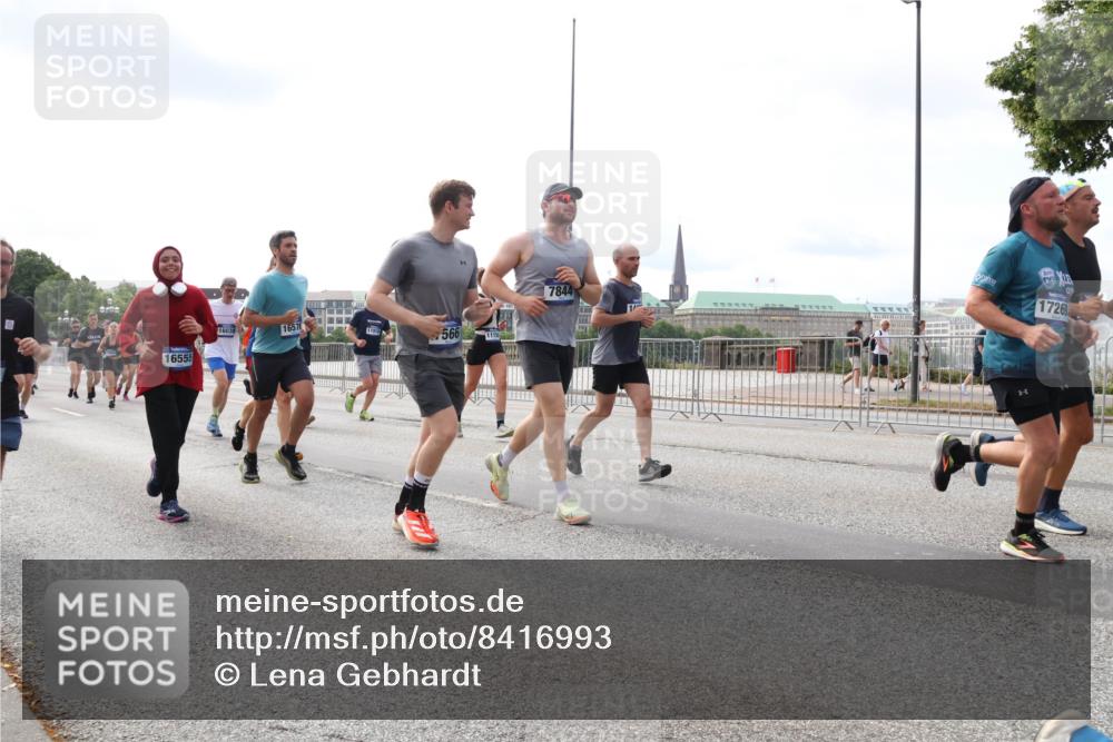 29.06.2025 - hella hamburg halbmarathon Lena Gebhardt http://msf.ph/oto/8416993 29.06.2025 10:17:52 Lombardsbrücke 16555, 16038, 16576, 11916, 566, 7844, 17269, 1015, 1159, 1160, 1204, 1268, 1274, 1325, 1458, 1554, 1622, 1641, 1749, 1795, 1982, 2094, 2147, 2259, 2305, 2548, 2931, 3138, 3292, 3802, 3803, 3977, 4194, 4218, 4852, 5002, 5004, 5290, 5611, 5733, 6254, 6270, 6336, 6352, 6520, 6786, 7011, 7094, 7258, 7291, 7413, 7566, 7641, 7649, 7838, 7844, 7882, 7883, 8128, 8144, 8248, 8309, 8351, 8607, 8799, 8895, 9400, 9539, 9717, 9734, 9798, 9844, 9848, 9964, 10174, 10332, 10509 meine-sportfotos.de