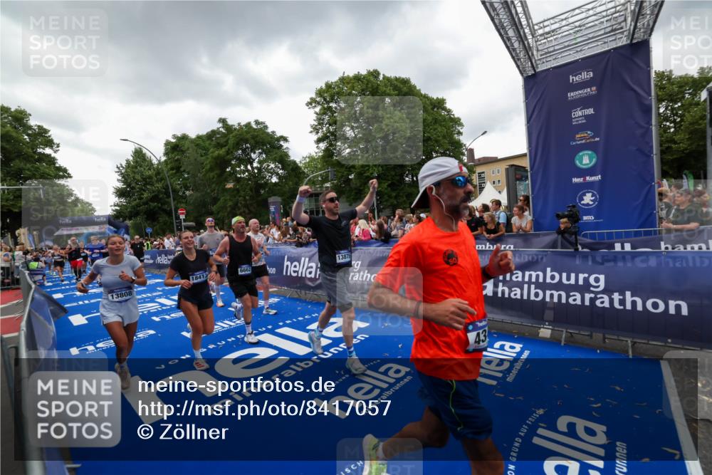 29.06.2025 - hella hamburg halbmarathon Zöllner http://msf.ph/oto/8417057 29.06.2025 10:50:45 Ziel 1399, 2234, 2788, 4346, 6662, 6712, 7134, 7583, 7786, 7952, 8657, 9057, 11356, 13701, 13808, 13875, 15426, 15519, 15720, 16291, 17129, 17908, 18229, 18370, 18413, 18820 meine-sportfotos.de