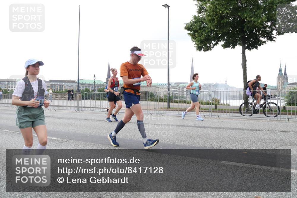 29.06.2025 - hella hamburg halbmarathon Lena Gebhardt http://msf.ph/oto/8417128 29.06.2025 10:51:55 Lombardsbrücke 6947, 1418, 1978, 1997, 2308, 2593, 2736, 2778, 3038, 3240, 3991, 4087, 4273, 4436, 4598, 4606, 4748, 4808, 5062, 5291, 5534, 5716, 5717, 6007, 6091, 6456, 6604, 6885, 6945, 6947, 6954, 6985, 7682, 7841, 7871, 7992, 8125, 8194, 8196, 8250, 8251, 8399, 8621, 9220, 9340, 9460, 9462, 9590, 9594, 9673, 9730, 10342, 10496, 10521, 10533, 10673, 10693, 10830, 11101, 11126, 11127, 11268, 11375, 11875, 12065 meine-sportfotos.de