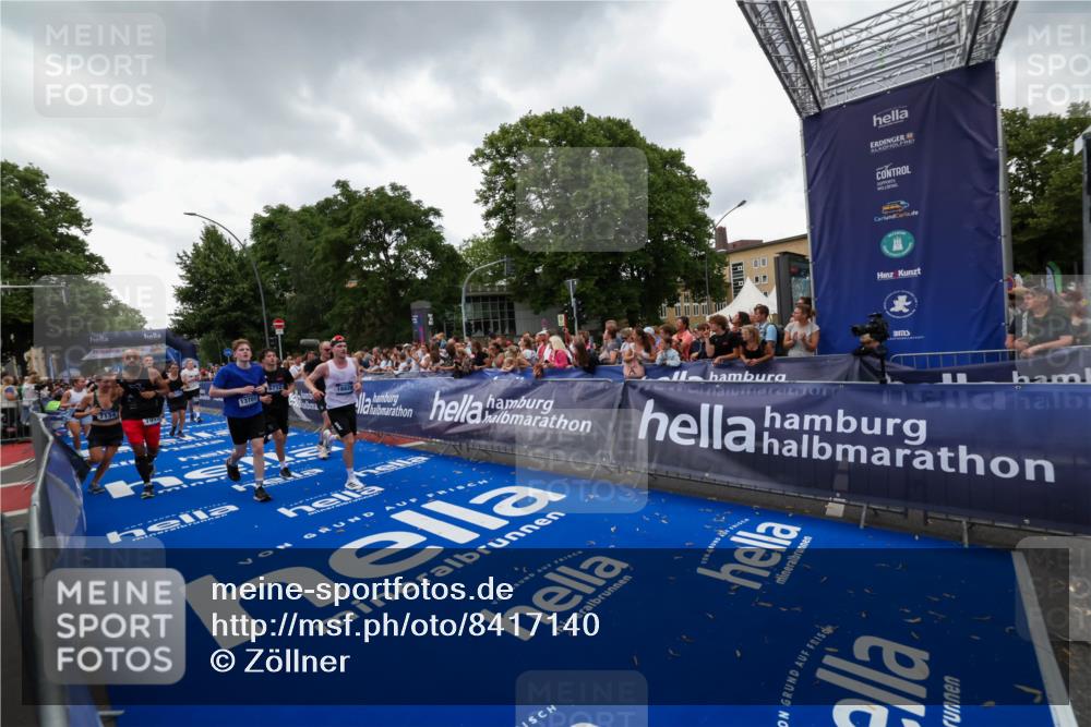 29.06.2025 - hella hamburg halbmarathon Zöllner http://msf.ph/oto/8417140 29.06.2025 10:50:47 Ziel 2234, 2788, 5115, 6712, 7134, 7583, 7952, 8657, 11356, 13701, 15426, 15720, 16291, 17129, 17908, 18229, 18370, 18413, 18820 meine-sportfotos.de