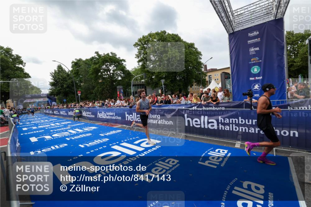 29.06.2025 - hella hamburg halbmarathon Zöllner http://msf.ph/oto/8417143 29.06.2025 10:28:29 Ziel 5328, 12529, 14140, 16711, 17374 meine-sportfotos.de