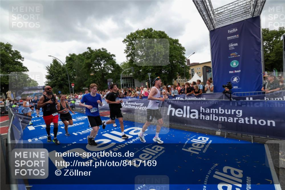29.06.2025 - hella hamburg halbmarathon Zöllner http://msf.ph/oto/8417169 29.06.2025 10:50:48 Ziel 2234, 2788, 5115, 6712, 7134, 7952, 8657, 11356, 13701, 15426, 15720, 17129, 17908, 18229, 18370, 18820 meine-sportfotos.de