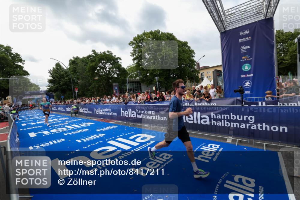 29.06.2025 - hella hamburg halbmarathon Zöllner http://msf.ph/oto/8417211 29.06.2025 10:28:34 Ziel 5328, 17374 meine-sportfotos.de