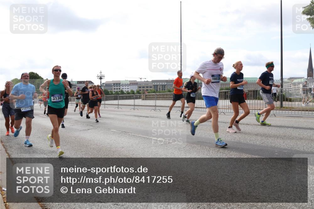 29.06.2025 - hella hamburg halbmarathon Lena Gebhardt http://msf.ph/oto/8417255 29.06.2025 10:17:54 Lombardsbrücke 11275, 3138, 162, 16038, 14825, 119, 1015, 1159, 1160, 1204, 1268, 1274, 1325, 1458, 1554, 1622, 1641, 1749, 1795, 1982, 2094, 2147, 2259, 2305, 2548, 2931, 3138, 3292, 3977, 4194, 4218, 4804, 4852, 5002, 5004, 5290, 5611, 5733, 6254, 6270, 6336, 6352, 6786, 7094, 7258, 7291, 7413, 7566, 7641, 7649, 7838, 7844, 7882, 7883, 8067, 8128, 8144, 8248, 8351, 8607, 8799, 8895, 9400, 9539, 9717, 9734, 9798, 9844, 9848, 9964, 10174, 10332, 10509 meine-sportfotos.de