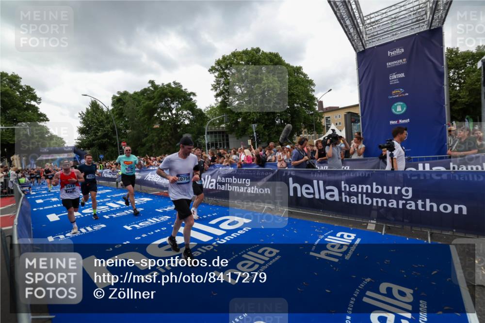 29.06.2025 - hella hamburg halbmarathon Zöllner http://msf.ph/oto/8417279 29.06.2025 10:50:57 Ziel 1466, 2207, 3654, 3947, 4839, 5018, 7052, 7369, 8205, 8572, 10215, 10750, 11551, 13687, 15362, 15395, 15643, 16285, 18182 meine-sportfotos.de