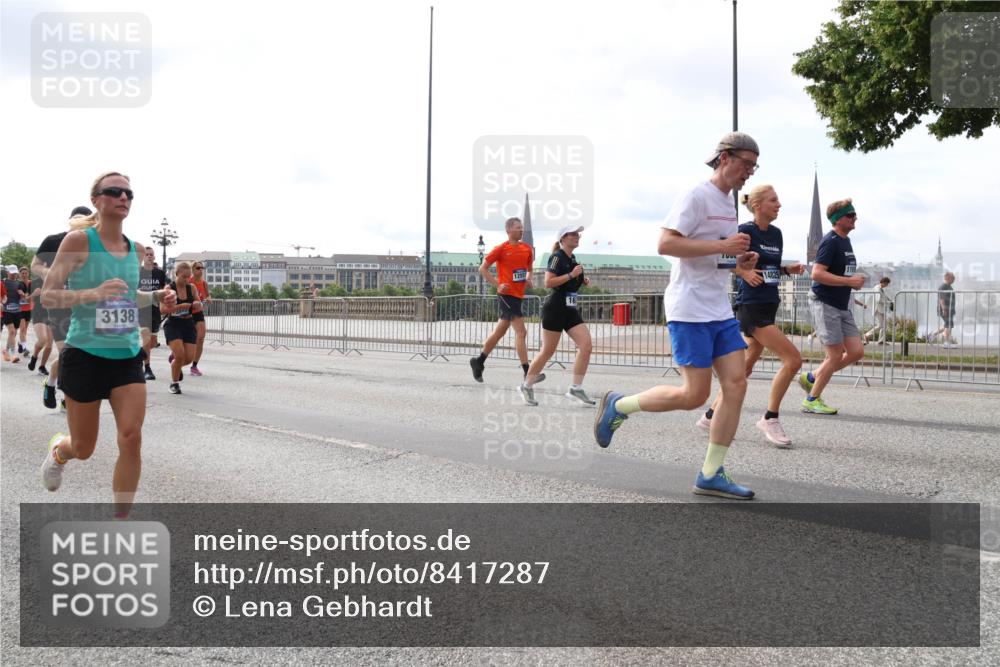 29.06.2025 - hella hamburg halbmarathon Lena Gebhardt http://msf.ph/oto/8417287 29.06.2025 10:17:55 Lombardsbrücke 3138, 3815, 1255, 14825, 1015, 1159, 1160, 1204, 1268, 1274, 1325, 1458, 1554, 1622, 1641, 1749, 1795, 1982, 2094, 2147, 2259, 2305, 2548, 2634, 2931, 3125, 3138, 3292, 3977, 4194, 4218, 4804, 4852, 5002, 5004, 5290, 5611, 5733, 6254, 6270, 6336, 6352, 6786, 7094, 7258, 7291, 7413, 7566, 7641, 7649, 7838, 7844, 7882, 7883, 8067, 8128, 8144, 8248, 8351, 8607, 8799, 9400, 9539, 9717, 9734, 9798, 9844, 9848, 9964, 10174, 10332, 10509, 10908 meine-sportfotos.de