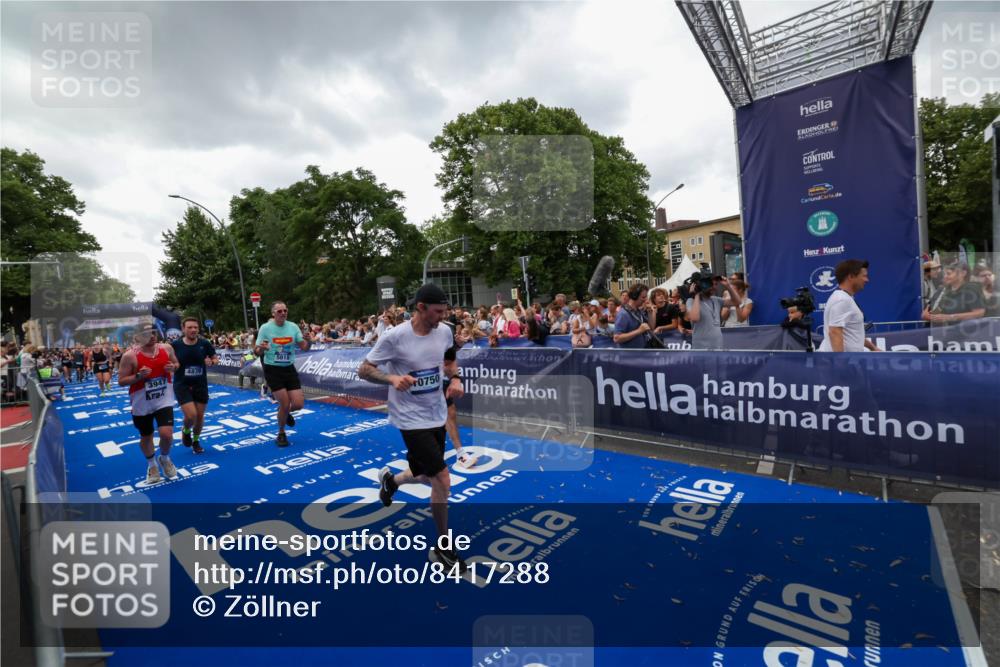 29.06.2025 - hella hamburg halbmarathon Zöllner http://msf.ph/oto/8417288 29.06.2025 10:50:57 Ziel 1466, 2207, 3654, 3947, 4839, 5018, 7052, 7369, 8205, 8572, 10215, 10750, 11551, 13687, 15362, 15395, 15643, 16285, 18182 meine-sportfotos.de