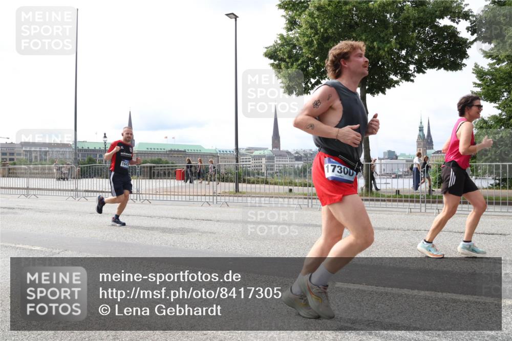 29.06.2025 - hella hamburg halbmarathon Lena Gebhardt http://msf.ph/oto/8417305 29.06.2025 10:26:52 Lombardsbrücke 88, 17300, 1300, 1530, 1793, 1973, 2045, 2306, 2643, 4358, 4507, 4509, 4844, 5494, 5495, 5707, 6625, 6637, 6905, 7069, 7234, 7314, 7929, 8056, 8079, 8281, 8357, 9186, 9349, 10465, 11110, 11270, 11740, 12071, 12126, 13264, 13462, 14020, 14021, 14930, 15027, 15108, 15807, 15878, 16479, 16788, 17049, 17300, 17445, 17675, 18074, 18087, 18516, 18962, 18976, 18978 meine-sportfotos.de