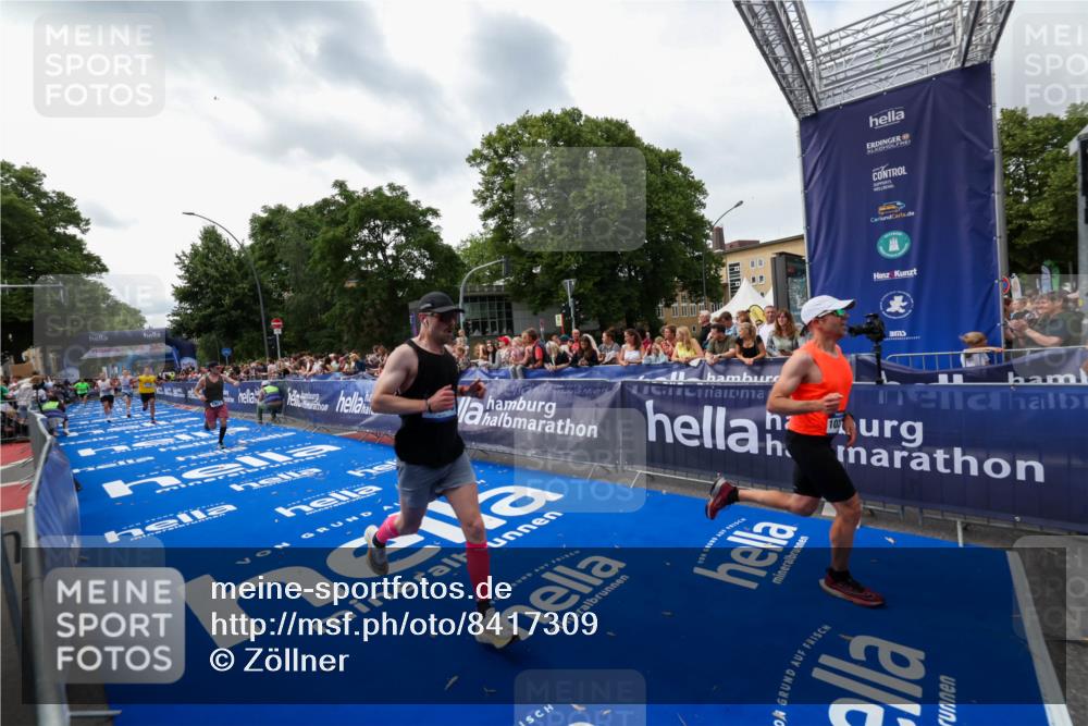 29.06.2025 - hella hamburg halbmarathon Zöllner http://msf.ph/oto/8417309 29.06.2025 10:28:45 Ziel 1953, 3968, 6090, 10222, 15655, 17213, 17428 meine-sportfotos.de