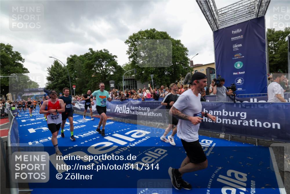 29.06.2025 - hella hamburg halbmarathon Zöllner http://msf.ph/oto/8417314 29.06.2025 10:50:57 Ziel 1466, 2207, 3654, 3947, 4839, 5018, 7052, 7369, 8205, 8572, 10215, 10750, 11551, 13687, 15362, 15395, 15643, 16285, 18182 meine-sportfotos.de